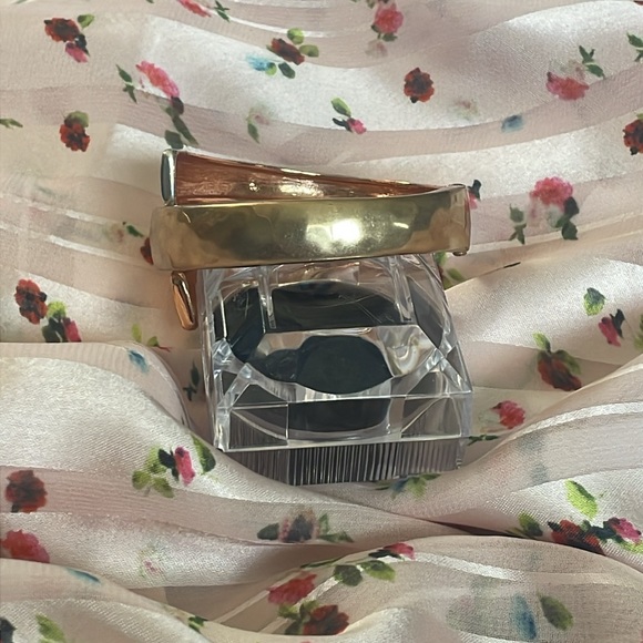 Alm Soho Gold, Silver & Rose Gold Hammered Bangle - Picture 3 of 5